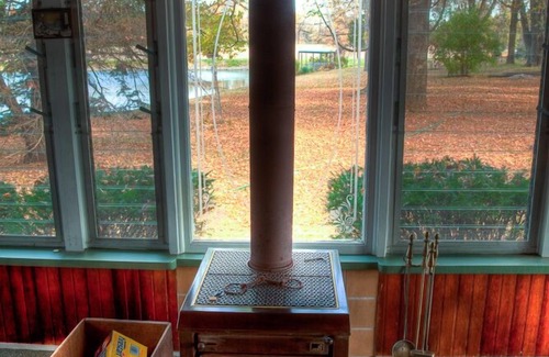 Millstadt House | Secluded Lodge with Private Lake Minutes from St. Louis