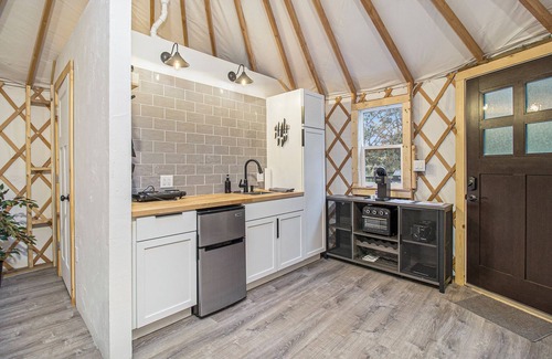 Sears Cabin | Secluded Luxury Glamping Compound - Wood-Fired Tub