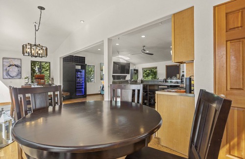 Merriewood House | Secluded Luxury home in Montclair Hills