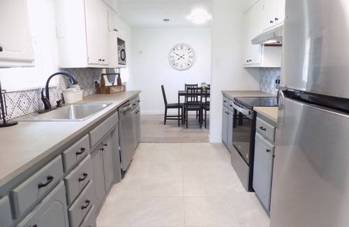 Grady County House | Secluded Modern Farmhouse on 3 Acres - 4m. from all things Chickasha