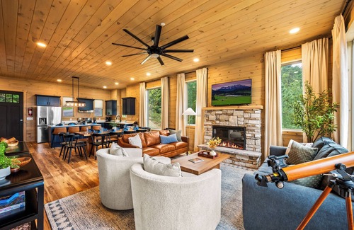 Sevierville Cabin | Secluded New Luxe Cabin Views Pool Hot Tub 5 King Beds Sleeps 20