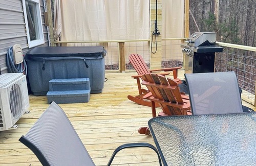 Tie Plant Cabin | Secluded one bedroom cabin with large deck overlooking a wooded gully.