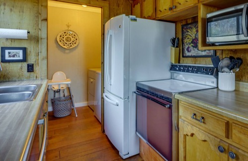 Summit Park Cabin | Secluded Park City Cabin Hideaway w/ Deck & Views!