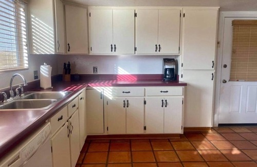 Sierra Vista Southeast House | Secluded Pueblo style home near Sierra Vista