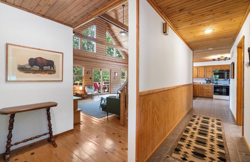 Lampe House | Secluded-Pvt Hot Tub-Free Daily Tickets-Walk to Table Rock Lake
