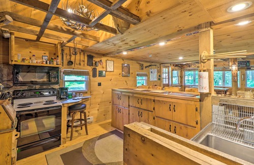 Kunkletown Cabin | Secluded & Quiet Pocono Mountain Cabin w/Hot Tub!