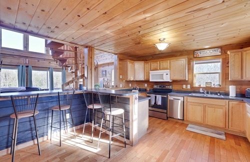 Briar Crest Woods Cabin | Secluded Retreat near Ski Resorts: Hot Tub, BBQ