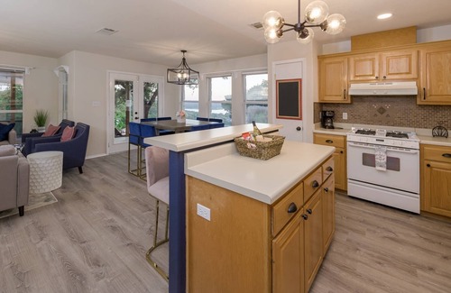 Lago Vista House | Secluded Retreat w/Private Pool, Epic Views, Room for the whole family!