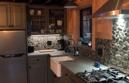 Covelo Cabin | Secluded River Retreat