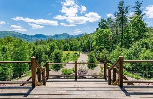 Leicester House | Secluded, scenic and upscale cabin close to Asheville