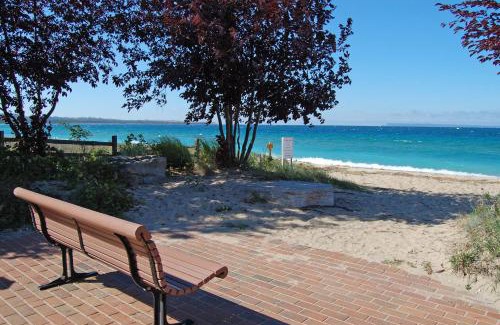 Glen Arbor Hotel | Secluded Sunset
