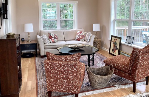 Ashland House | Secluded Treetop Feeling, Spectacular Views! 3 Miles to Downtown Ashland