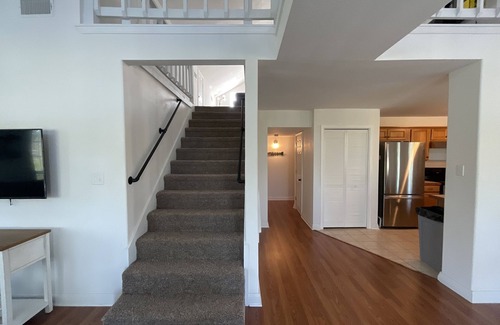 Shoreline Park House | Secluded Waterfront Home