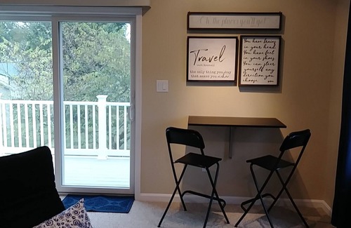 Stevensville House | Second Floor Bed and Bath in Stevensville, MD