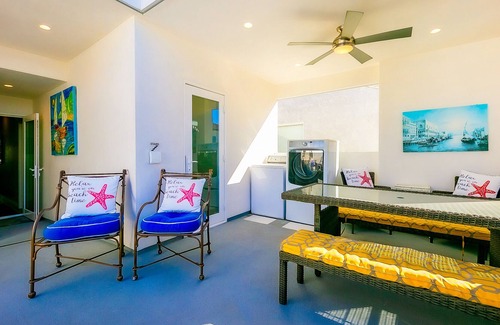 Balboa Island House | Second-Floor Waterfront Duplex w/Shared Waterfront Patio & Gas Grill - Dogs OK