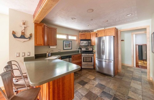 Traverse City House | Second Street Stay–Downtown+ WALKABLE TO CHERRY FEST