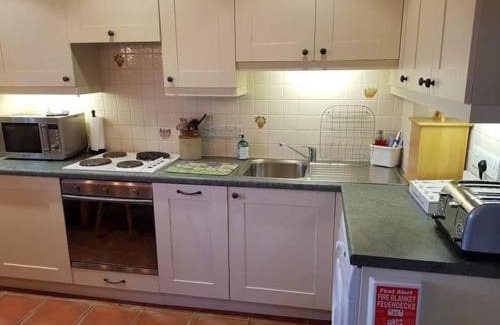 Glentham House | Secret Cottage in the Garden