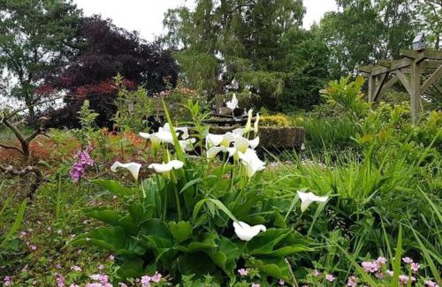 Glentham House | Secret Cottage in the Garden