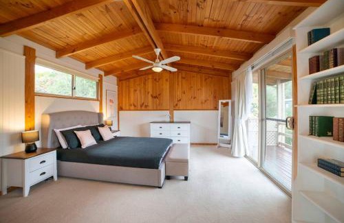 Halls Gap House | Secret Garden Cottage