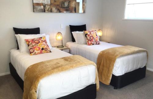 Tauranga Apartment | Secret Garden Guest Suite