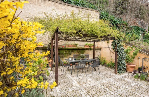 Siena Historical Center Apartment | Secret Garden Siena, Appartamento in Centro a Siena con Giardino