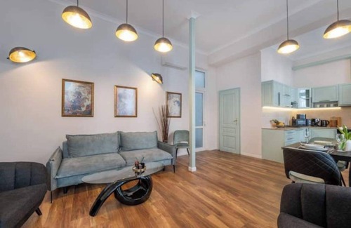 Sofia City Center Apartment | Secret Haven Parisian Style With Parking