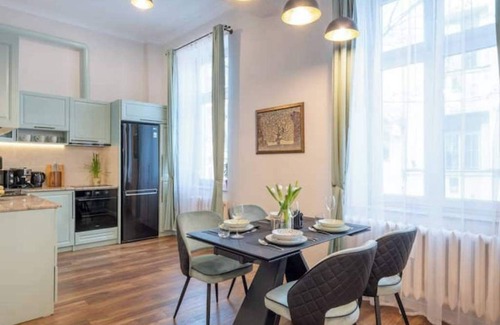 Sofia City Center Apartment | Secret Haven Parisian Style With Parking