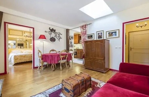 11th Arrondissement Apartment | SECRET HIDDEN GEM TUCKED AWAY IN THE PRIVATE COUR DAMOYE, BASTILLE