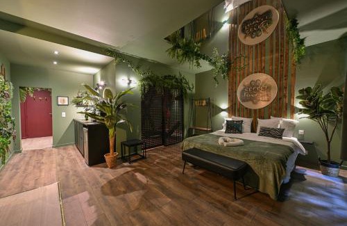 Royat Apartment | Secret Jungle - Love Room by PRIM0 C0NCIERGERIE