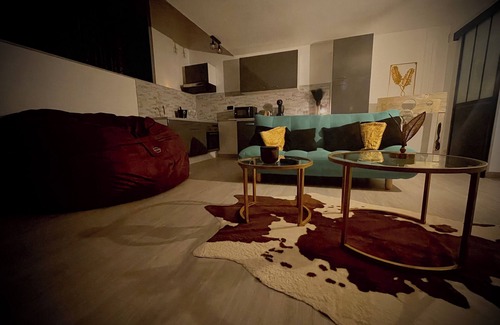 Chaingy House | Secret love room