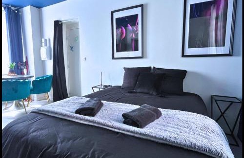 Saint-Quentin Apartment | Secret passage "Best Quality"