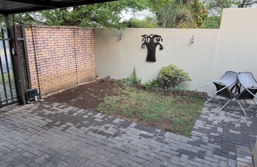 Edenvale Cottage | Secure cottage with Wi-fi+PLEX O.R. Tambo Airport