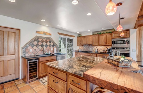 West Sedona House | Sedona Breeze Exquisite 2 Acre Estate w/Heated Pool & Icon Red Rock Views!