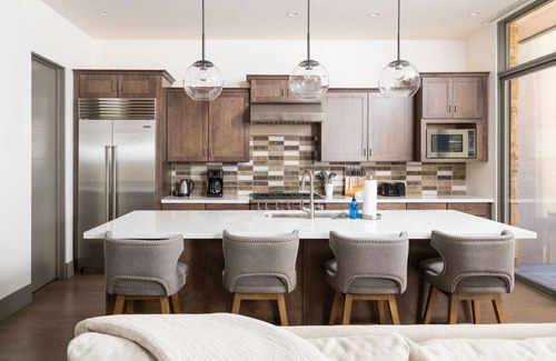 West Sedona Apartment | Sedona Luxury! Golf, Shared Pool & Stunning Views