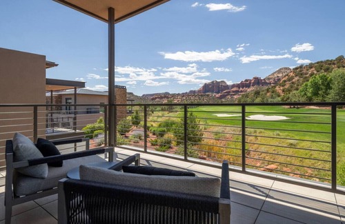 West Sedona Apartment | Sedona Luxury! Golf, Shared Pool & Stunning Views