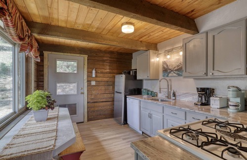 San Juan River Village House | See Fall's Changing Colors! San Juan Cabin: Cozy Mountain Getaway, Fire Pit, Close to Wolf Creek!