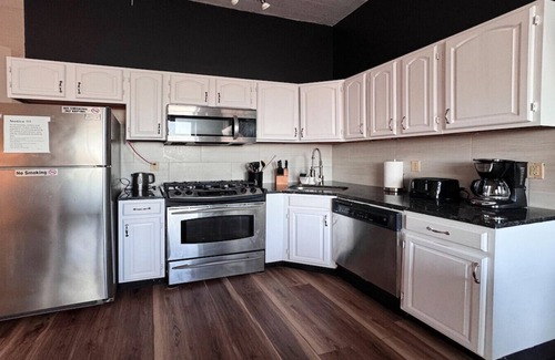 Union City Apartment | See New York Now - Apt 1 - Sleep 21-People! - 15 mins to NYC