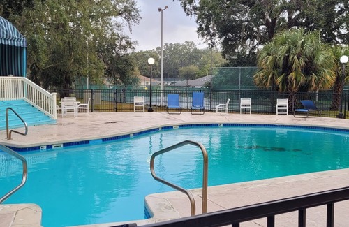 Biloxi Condo | See the Gulf/Beau from the Top View!
