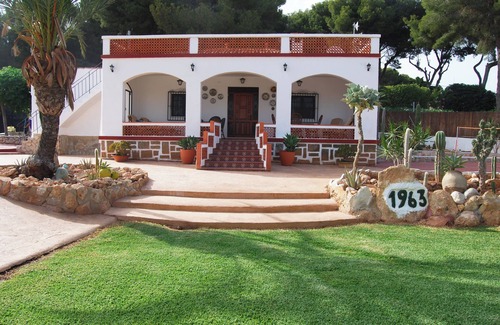 Moravit Villa | See view villa with pool and big garden.