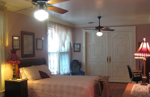 Carrollton Apartment | SEE YOUTUBE VIDEO:400 MILLAUDON ST. AND/OR 402 MILLAUDON ST 400 SIDE FURNISHED