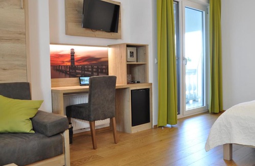 Podersdorf am See Hotel | Seehotel Herlinde