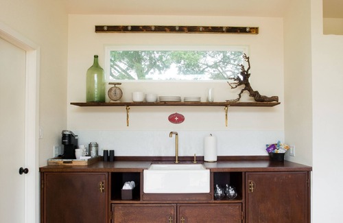 Round Top Cottage | Seen in 250 Articles ★ Close to Town ★ Lux Bed & Linens ★ Private ★ The Pierce