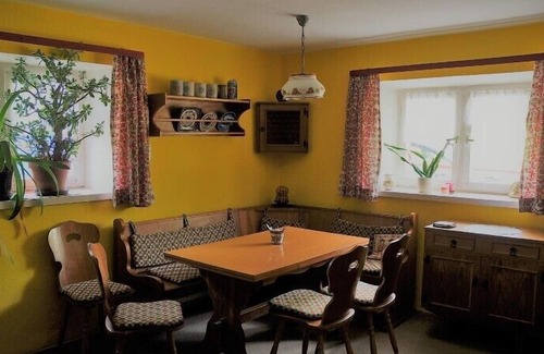 Reit im Winkl Apartment | Seewies Ferienwohnung im Erdgeschoß mit Schöner Aussicht