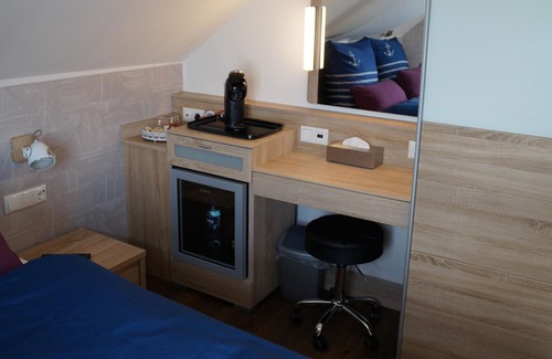 Tossens Cottage | Segel-zimmer - Ferienzimmer Villa Küstenwind