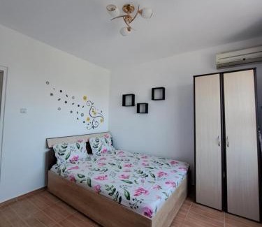 Saturn Apartment | Sejur la mare