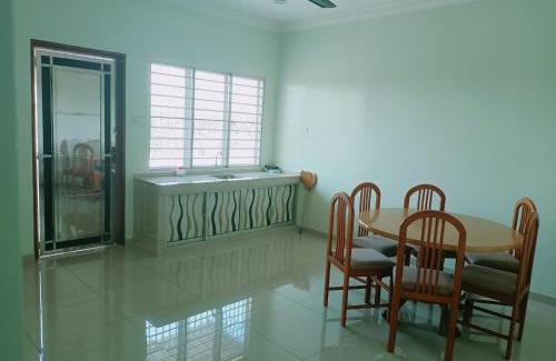Sekinchan House | Sekinchan 71 Landed PaddyView House 16pax Wifi