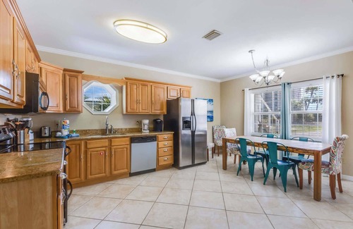 Gulf Shores House | Sel De Vie Lower level, 2 BR, sleeps 8, dog friendly