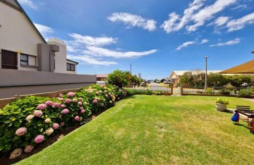 Hartenbos House | Self-Catering 4 Bedroom House