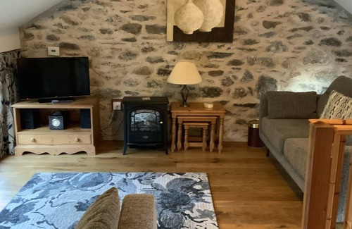Llanycil Cottage | Self catering luxury holiday cottage by Lake Bala. Pet friendly.