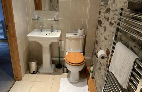Llanycil Cottage | Self catering luxury holiday cottage by Lake Bala. Pet friendly.